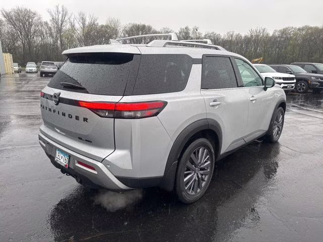 2023 Brilliant Silver Metallic Nissan Pathfinder SL 4X4 SUV