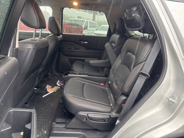 2023 Brilliant Silver Metallic Nissan Pathfinder SL 4X4 SUV