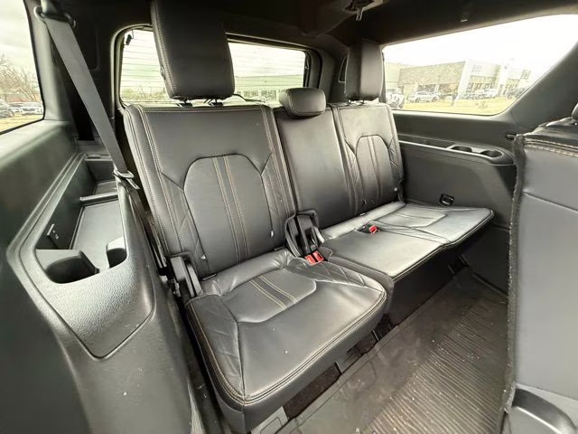 2023 Dark Matter Metallic Ford Expedition Max Platinum 4X4 SUV