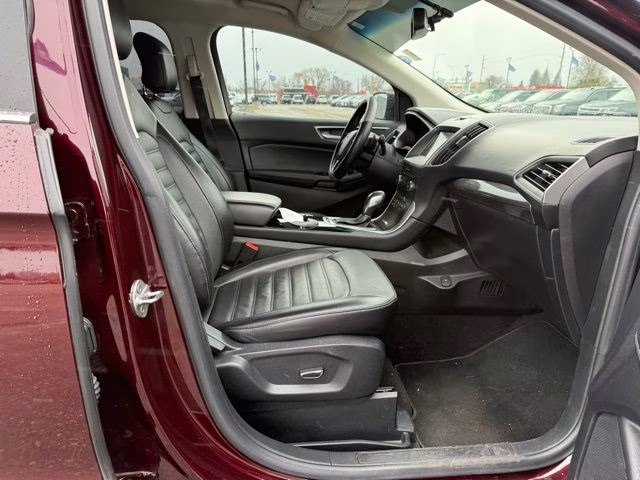 2018 Burgundy Velvet Metallic Tinted Clearcoat Ford Edge SEL FWD SUV