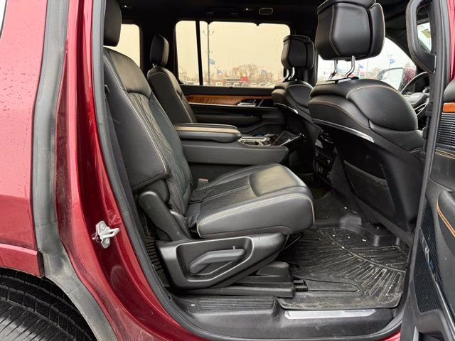 2022 Velvet Red Pearlcoat Jeep Grand Wagoneer Series III 4X4 SUV