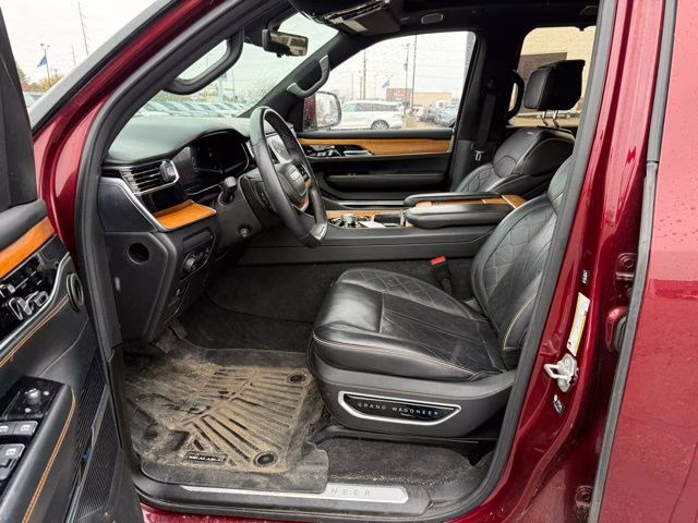 2022 Velvet Red Pearlcoat Jeep Grand Wagoneer Series III 4X4 SUV