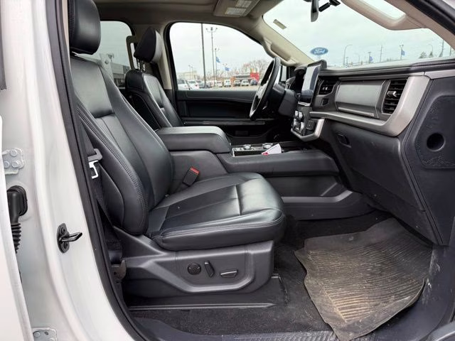 2024 Star White Metallic Tri-Coat Ford Expedition Max XLT 4X4 SUV