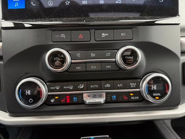 2024 Star White Metallic Tri-Coat Ford Expedition Max XLT 4X4 SUV