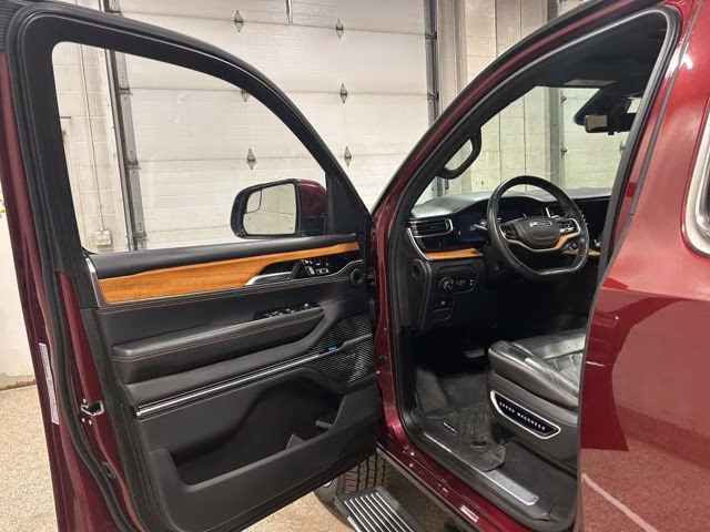 2022 Velvet Red Pearlcoat Jeep Grand Wagoneer Series III 4X4 SUV