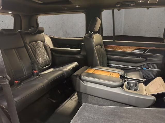 2022 Velvet Red Pearlcoat Jeep Grand Wagoneer Series III 4X4 SUV