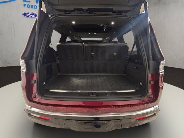 2022 Velvet Red Pearlcoat Jeep Grand Wagoneer Series III 4X4 SUV