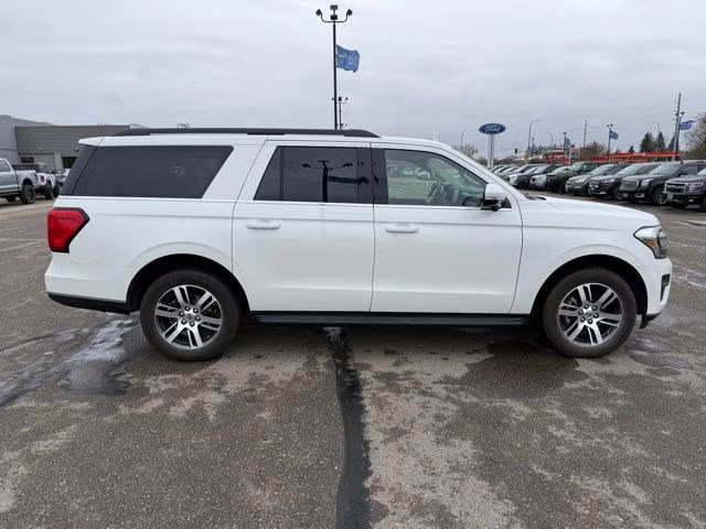 2024 Star White Metallic Tri-Coat Ford Expedition Max XLT 4X4 SUV