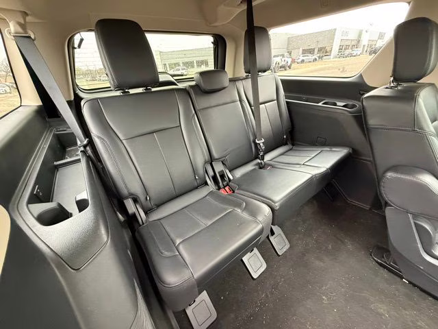 2024 Star White Metallic Tri-Coat Ford Expedition Max XLT 4X4 SUV