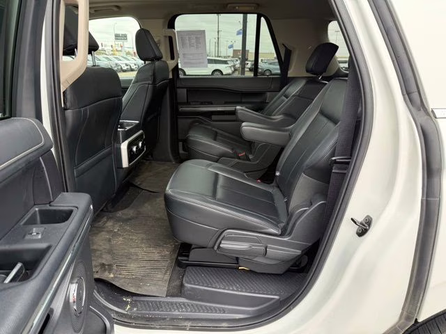 2024 Star White Metallic Tri-Coat Ford Expedition Max XLT 4X4 SUV