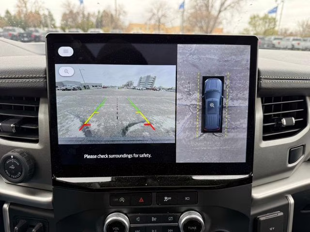 2024 Star White Metallic Tri-Coat Ford Expedition Max XLT 4X4 SUV