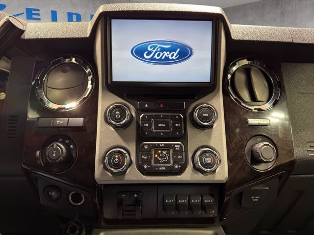 2015 Ingot Silver Metallic Ford Super Duty F-350 SRW Platinum 4X4 Truck
