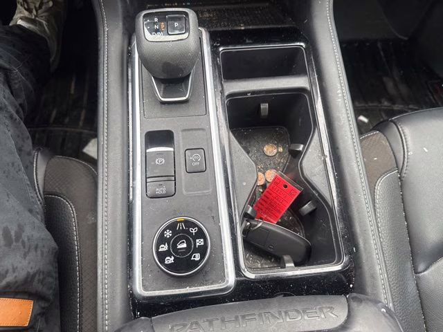 2023 Brilliant Silver Metallic Nissan Pathfinder SL 4X4 SUV