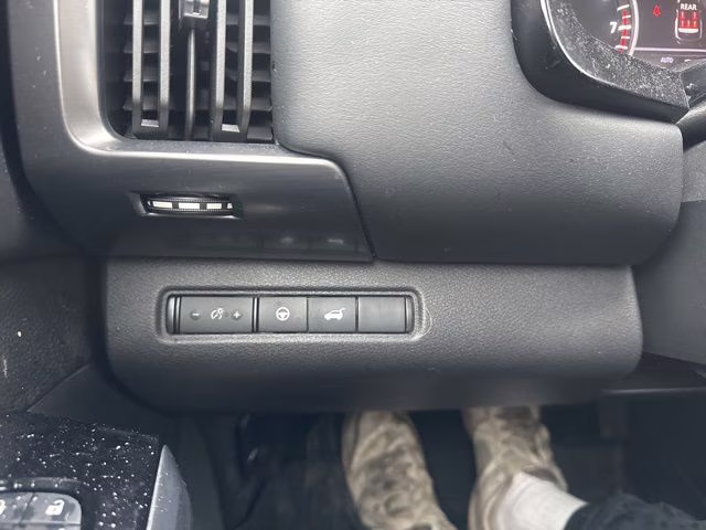 2023 Brilliant Silver Metallic Nissan Pathfinder SL 4X4 SUV