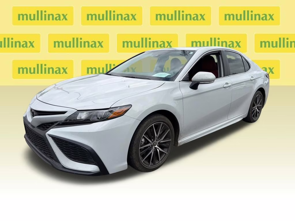2024 White Toyota Camry SE FWD Sedan