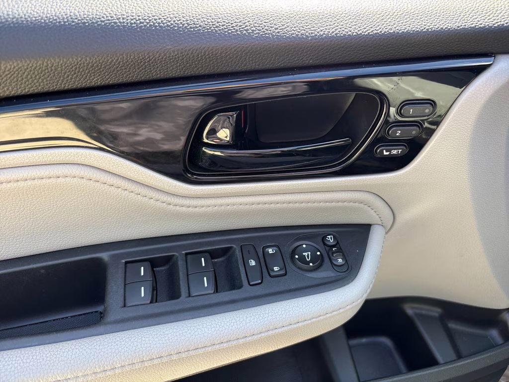 2019 Crystal Black Pearl Honda Odyssey Elite FWD Van