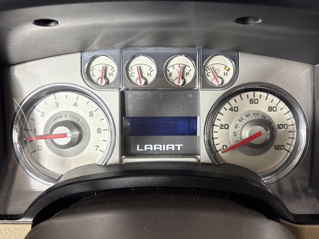 2009 Razor Red Metallic w/Tinted Clearcoat Ford F-150 XLT RWD Truck