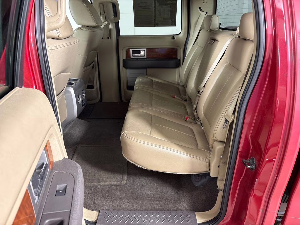 2009 Razor Red Metallic w/Tinted Clearcoat Ford F-150 XLT RWD Truck