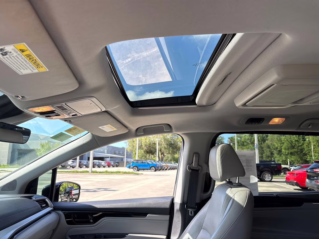 2019 Crystal Black Pearl Honda Odyssey Elite FWD Van