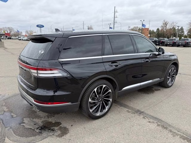 2022 Infinite Black Metallic Clearcoat Lincoln Aviator Reserve AWD SUV