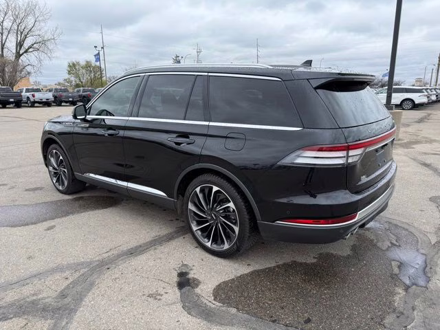 2022 Infinite Black Metallic Clearcoat Lincoln Aviator Reserve AWD SUV