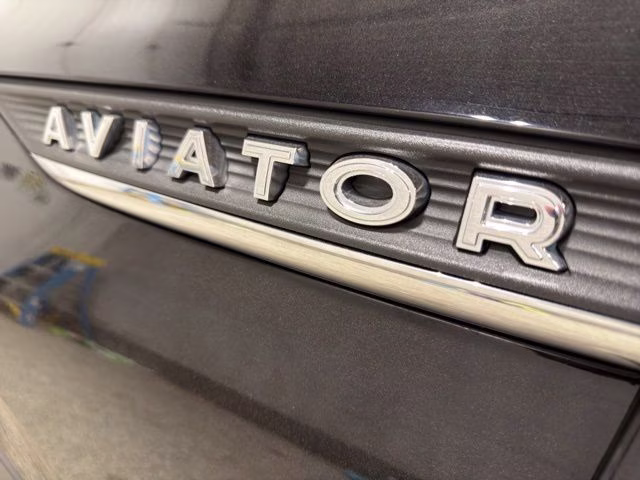 2022 Infinite Black Metallic Clearcoat Lincoln Aviator Reserve AWD SUV