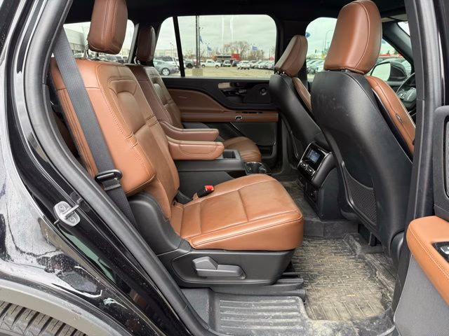 2022 Infinite Black Metallic Clearcoat Lincoln Aviator Reserve AWD SUV