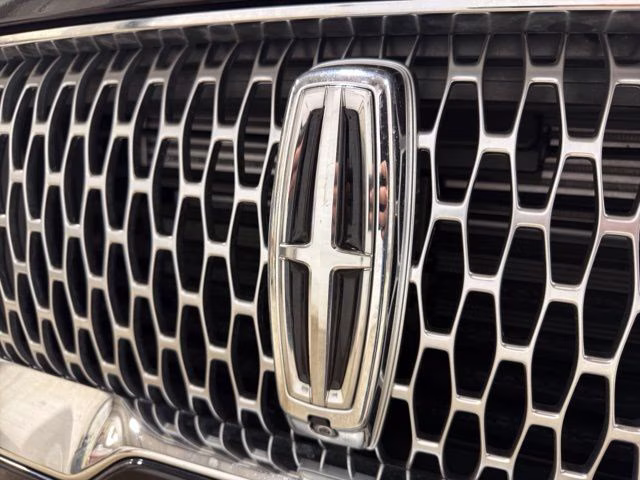 2022 Infinite Black Metallic Clearcoat Lincoln Aviator Reserve AWD SUV