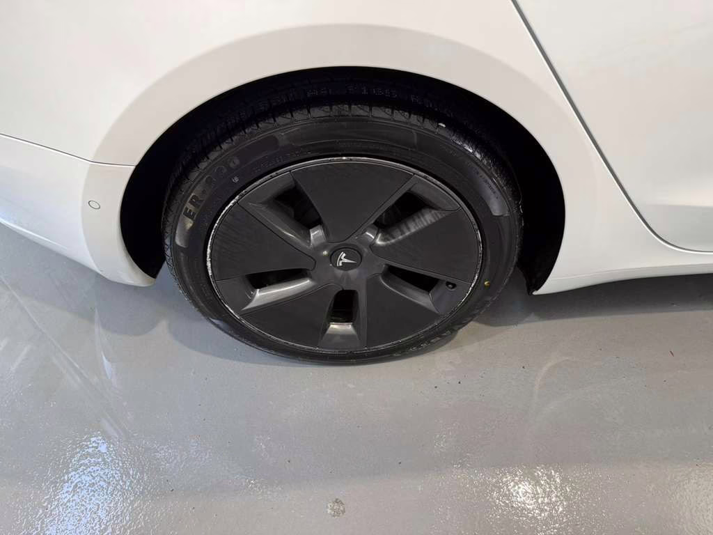 2022 White Tesla Model 3 Long Range AWD Sedan