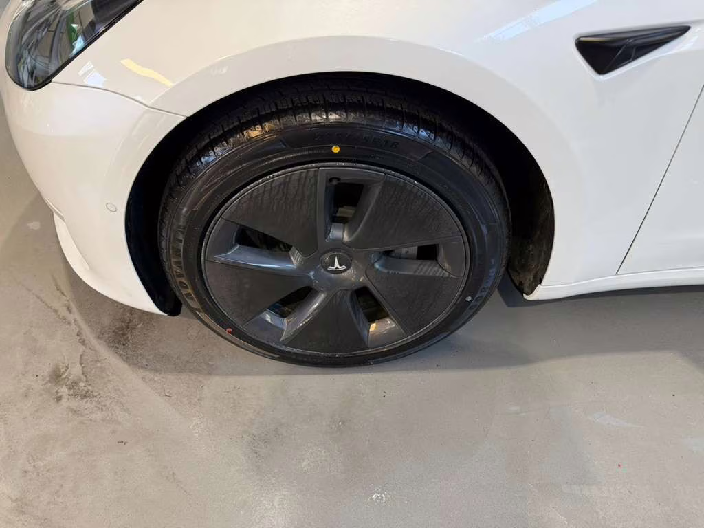 2022 White Tesla Model 3 Long Range AWD Sedan