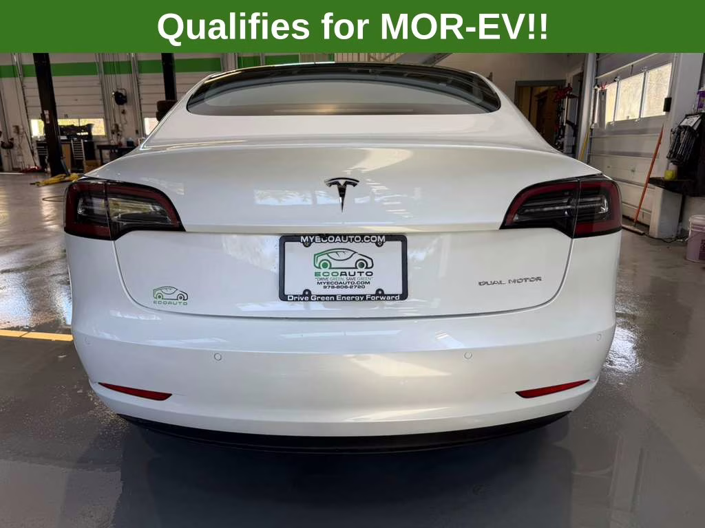 2022 White Tesla Model 3 Long Range AWD Sedan