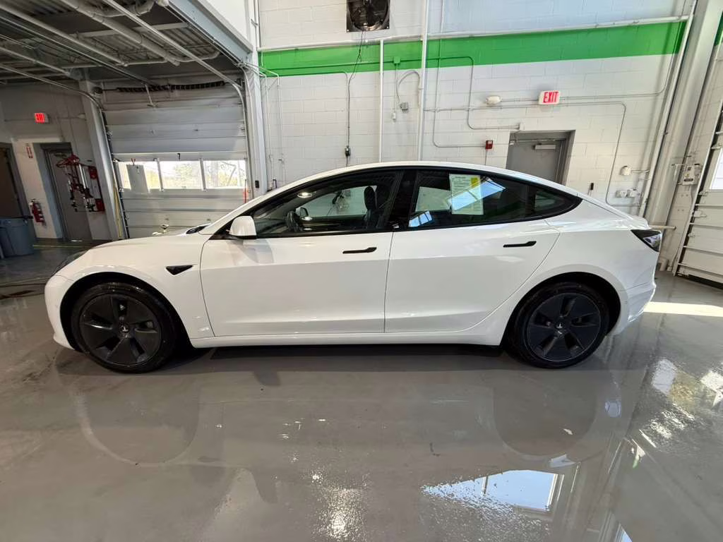 2022 White Tesla Model 3 Long Range AWD Sedan