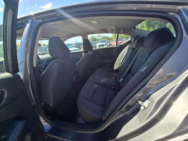 2024 Gun Metallic Nissan Altima 2.5 SV FWD Sedan