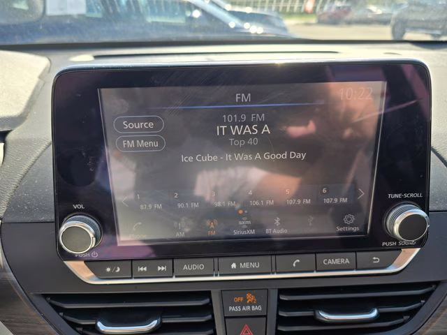 2024 Gun Metallic Nissan Altima 2.5 SV FWD Sedan