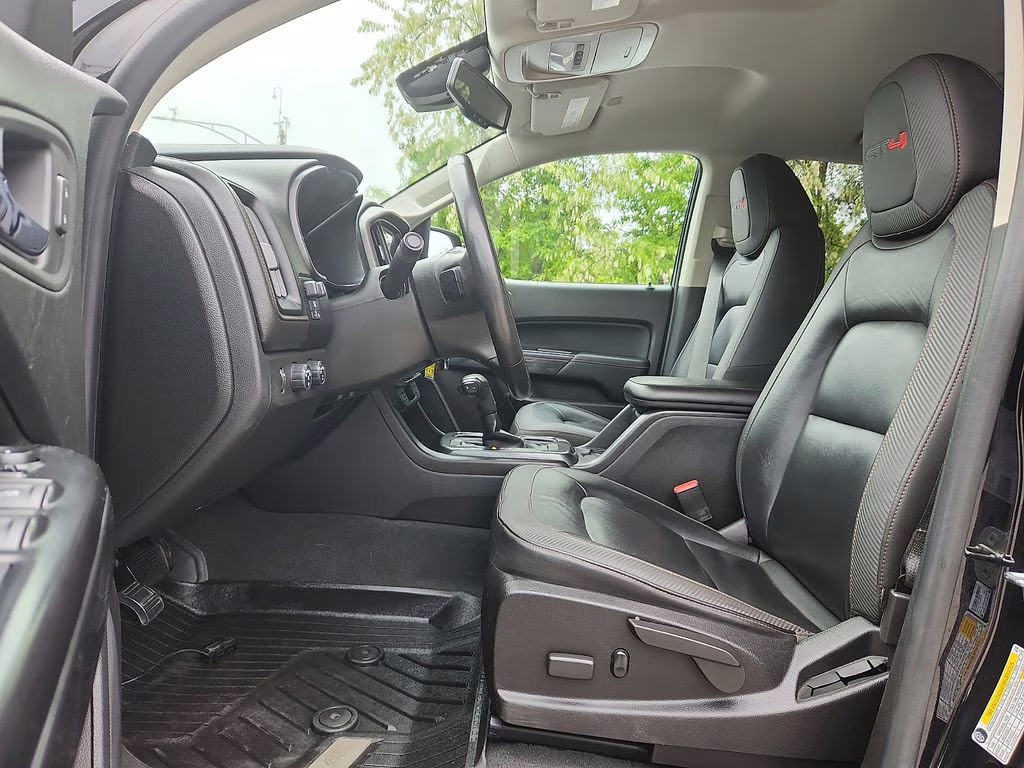 2021 Onyx Black GMC Canyon AT4 w/Leather 4X4 Truck