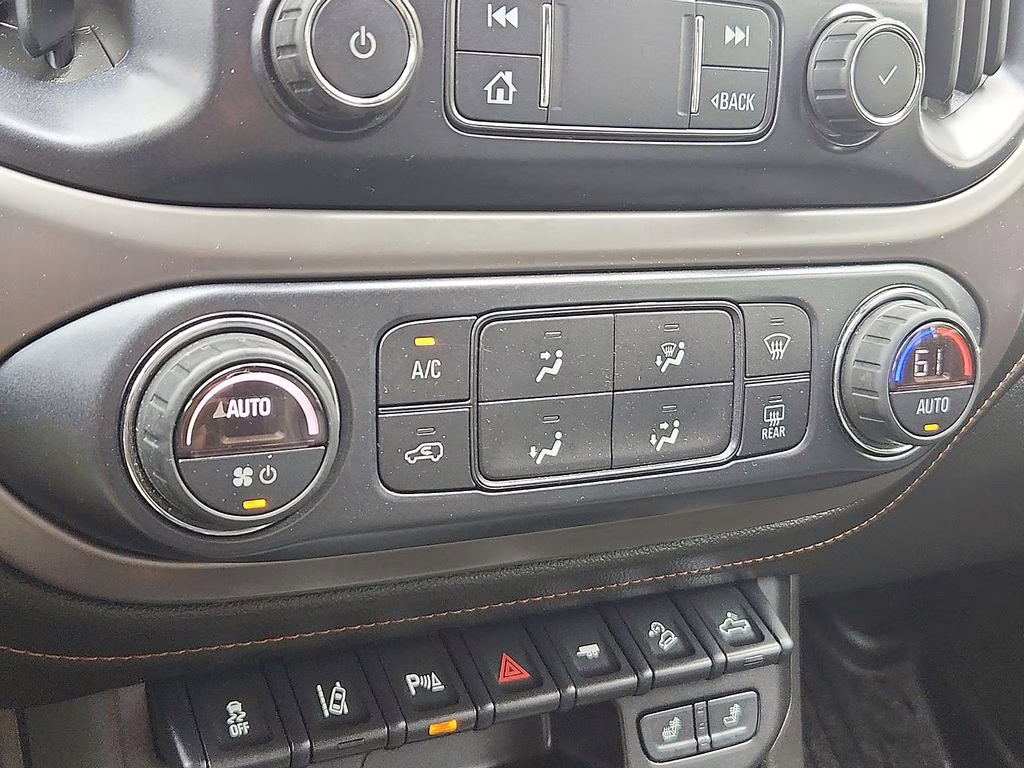 2021 Onyx Black GMC Canyon AT4 w/Leather 4X4 Truck