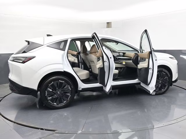 2026 Everest White Pearl Tricoat Nissan Murano Platinum AWD SUV