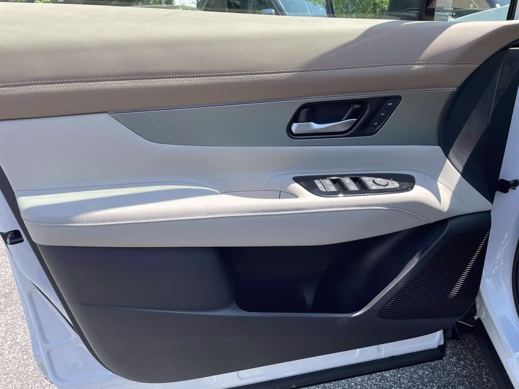 2026 Everest White Pearl Tricoat Nissan Murano Platinum AWD SUV