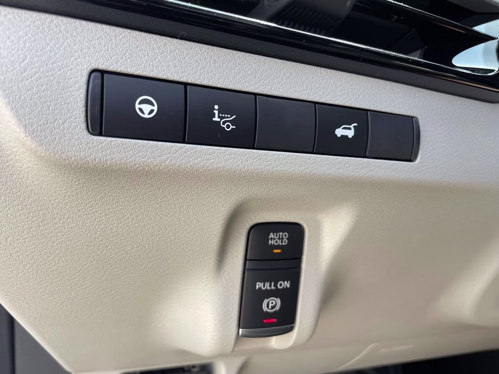 2026 Everest White Pearl Tricoat Nissan Murano Platinum AWD SUV