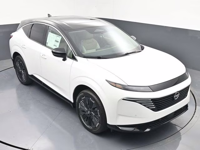 2026 Everest White Pearl/Black Nissan Murano Platinum AWD SUV