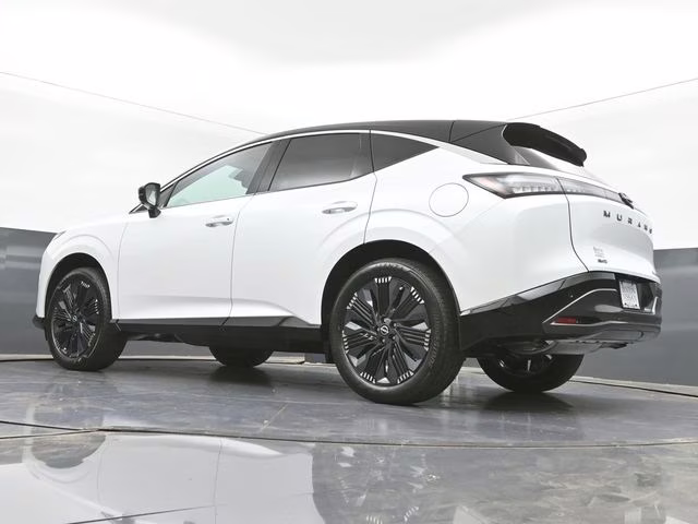 2026 Everest White Pearl/Black Nissan Murano Platinum AWD SUV