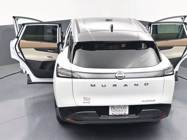 2026 Everest White Pearl/Black Nissan Murano Platinum AWD SUV
