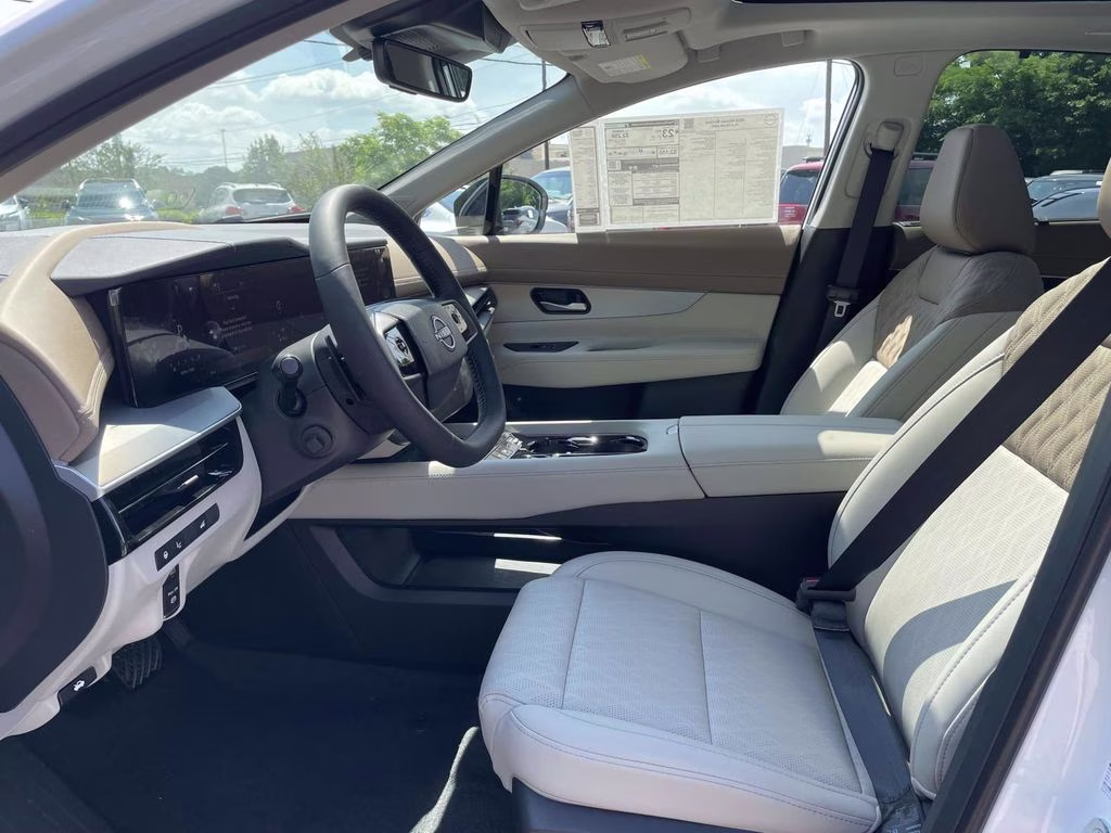 2026 Everest White Pearl Tricoat Nissan Murano Platinum AWD SUV
