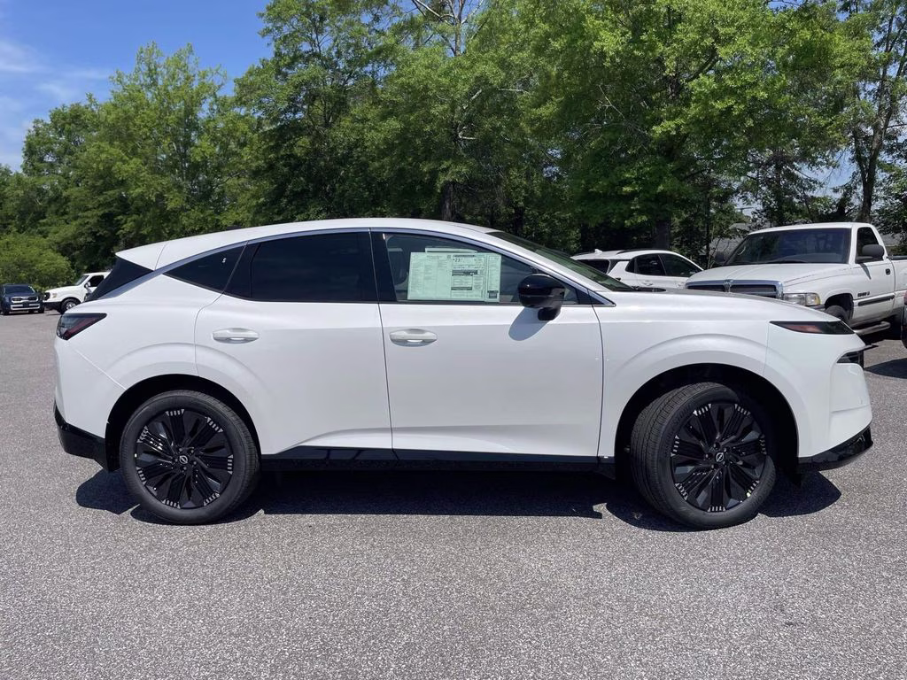 2026 Everest White Pearl Tricoat Nissan Murano Platinum AWD SUV