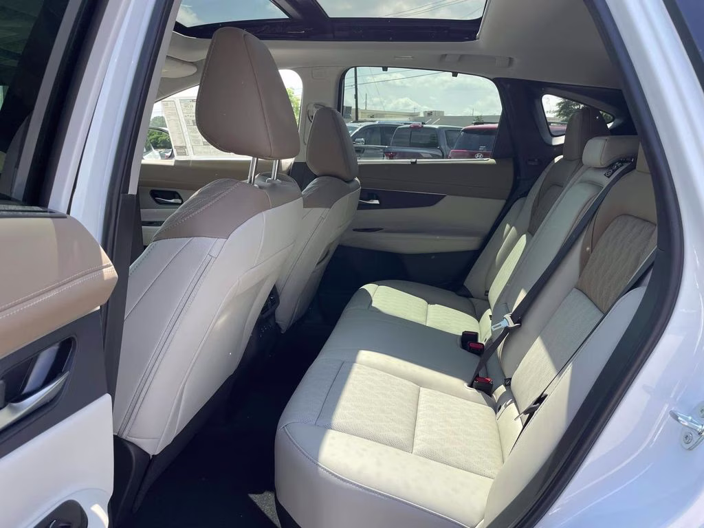 2026 Everest White Pearl Tricoat Nissan Murano Platinum AWD SUV