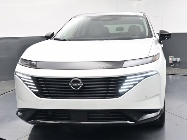 2026 Everest White Pearl/Black Nissan Murano Platinum AWD SUV