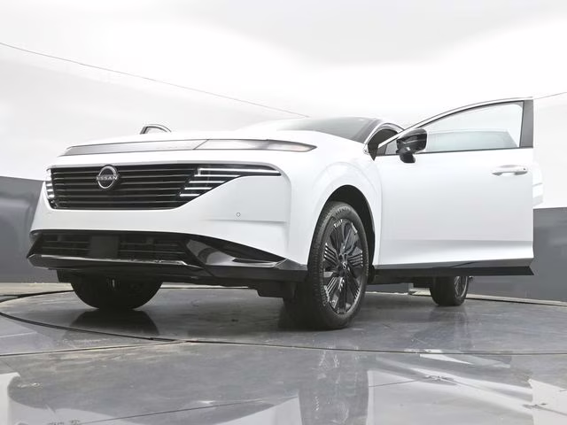 2026 Everest White Pearl/Black Nissan Murano Platinum AWD SUV