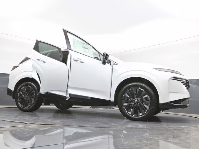2026 Everest White Pearl Tricoat Nissan Murano Platinum AWD SUV