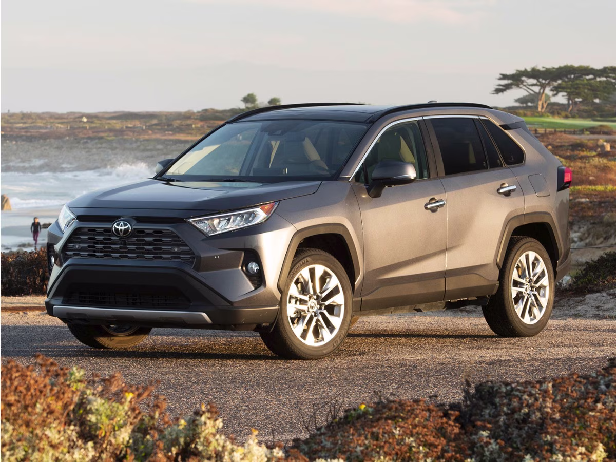 2019 Silver Sky Metallic Toyota RAV4 Limited FWD SUV