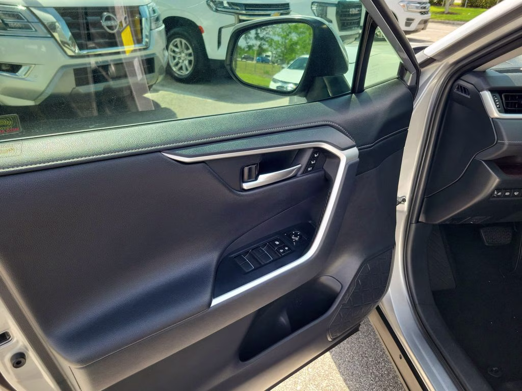 2019 Silver Sky Metallic Toyota RAV4 Limited FWD SUV